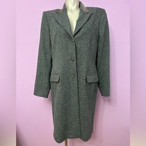 Vintage Beautiful H & W Woman's Trench Coat Grey Velvet Collar Lined Size 16